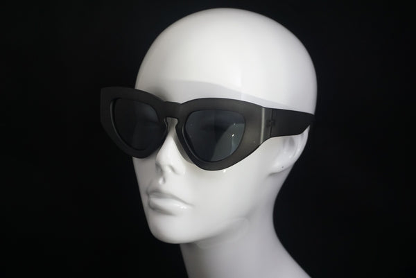 Thick cat eye sunglasses
